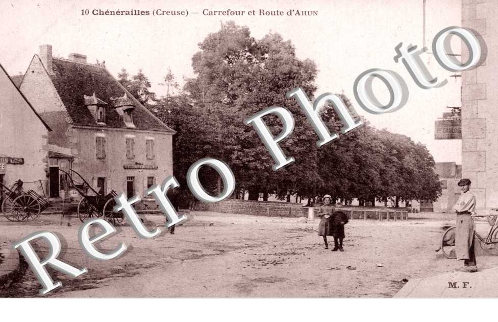 Carrefour et route d'Ahun