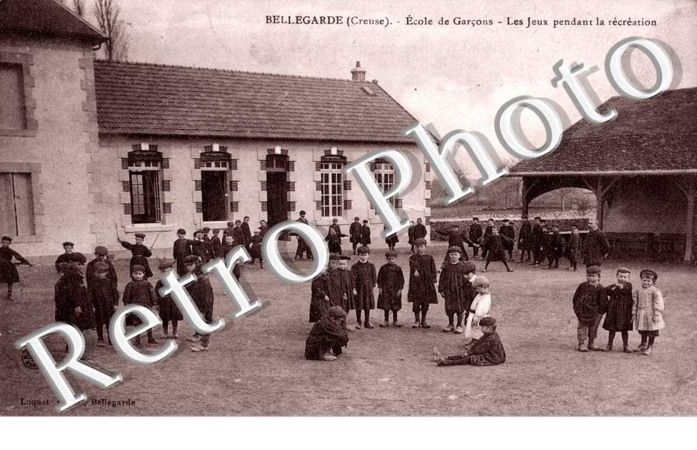 Ecole des garcons - Les jeux pendant la recreation