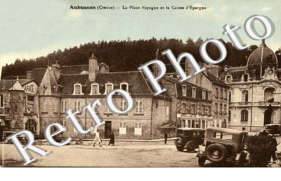 la Place Espagne et la Caisse d'Epargne