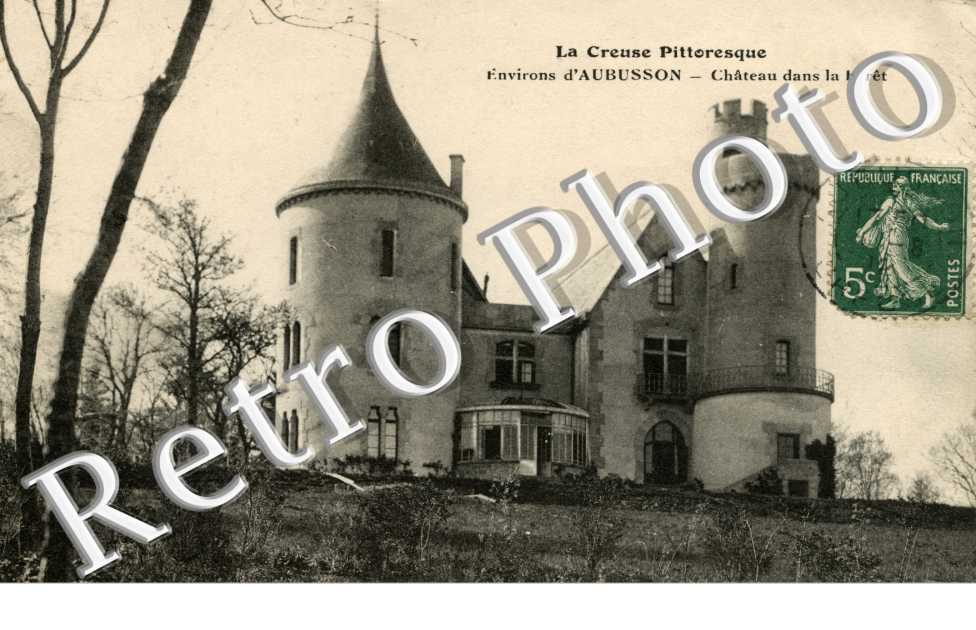 Chateau dans la Foret