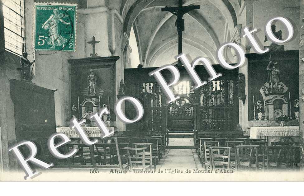Interieur de l'Eglise