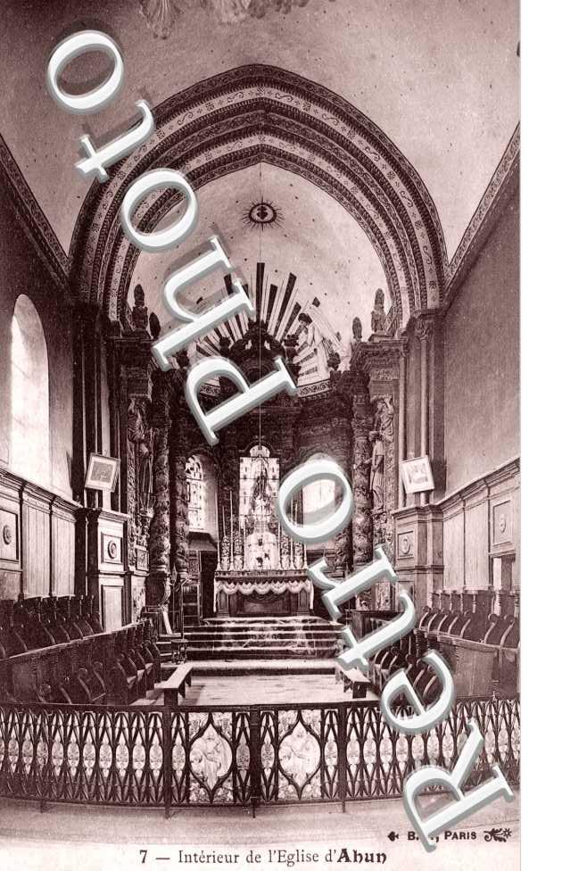 Interieur de l'Eglise