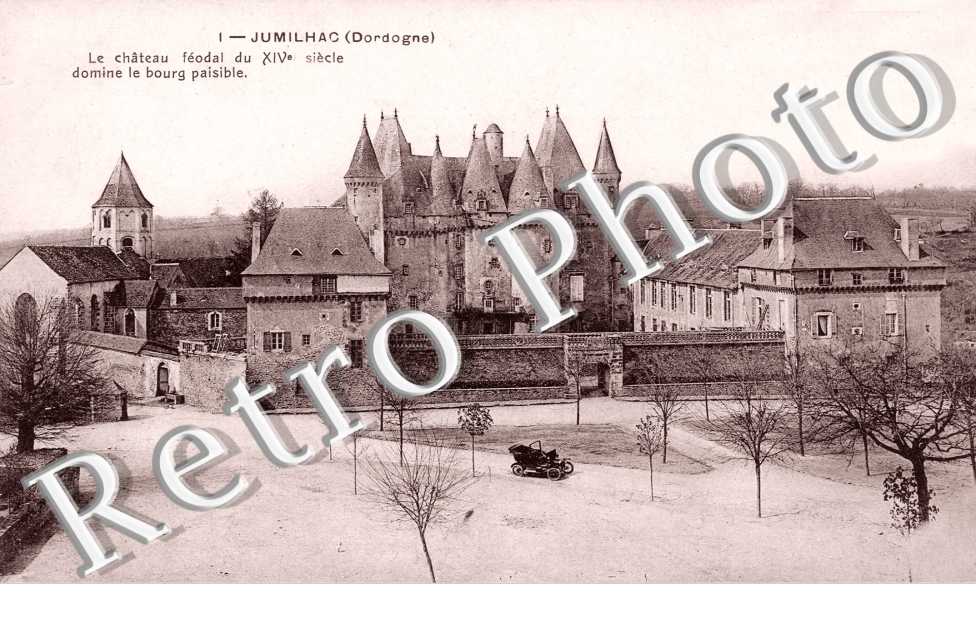 Chateau feodal du 14e siecle