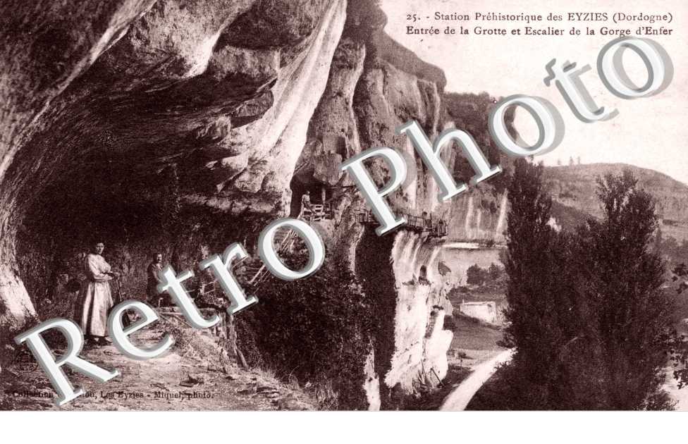 Entree de la Grotte et Escalier de la Gorge d'Enfer