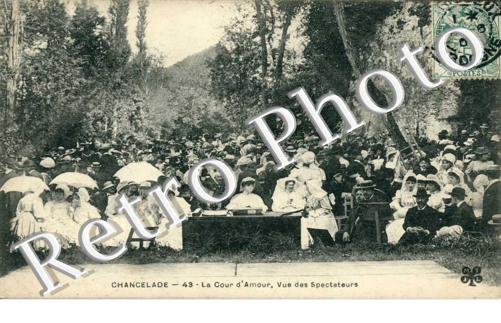 La cour d'amour, vue des spectateurs