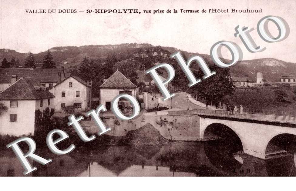 Vue prise de la Terrasse de l'Hotel Brouhaud