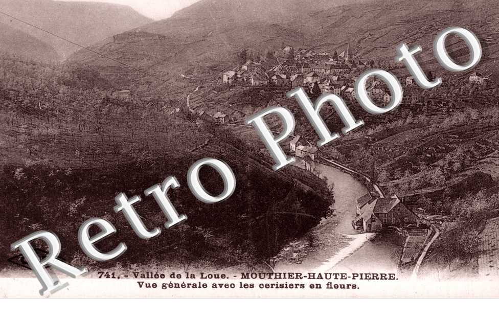 Vallee de la Loue, Vue Generale avec les Cerisiers en fleurs