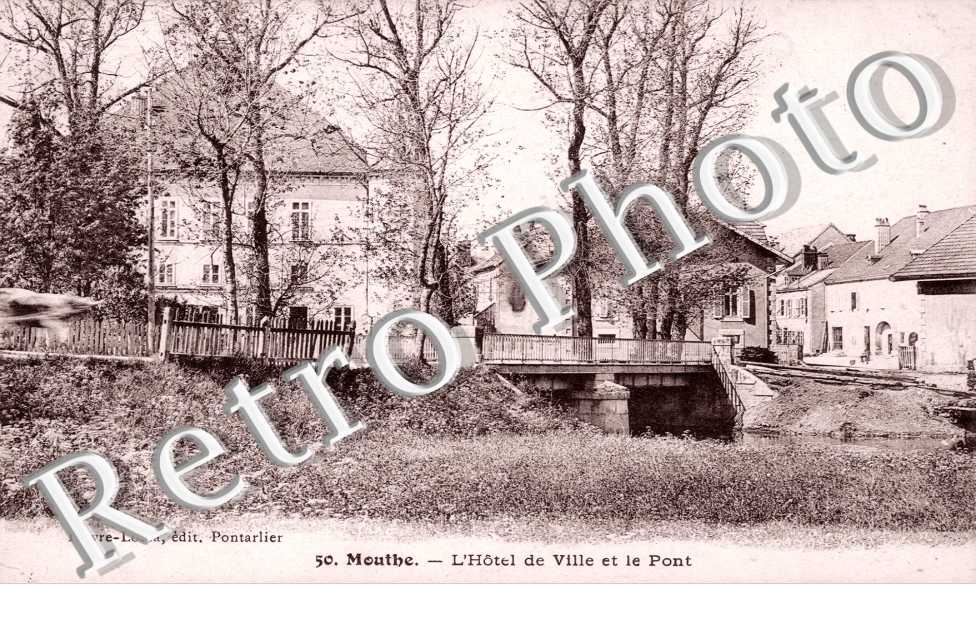 l'Hotel de Ville et le Pont