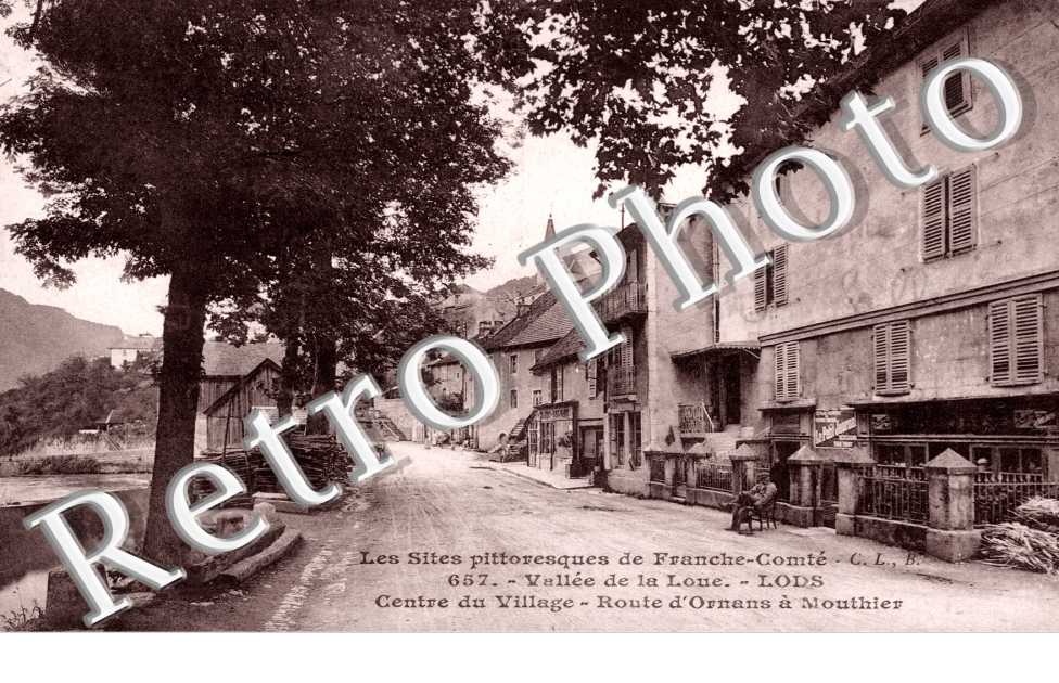 valle de la Loue, centre du village, route d'Ornans a Mouthiers
