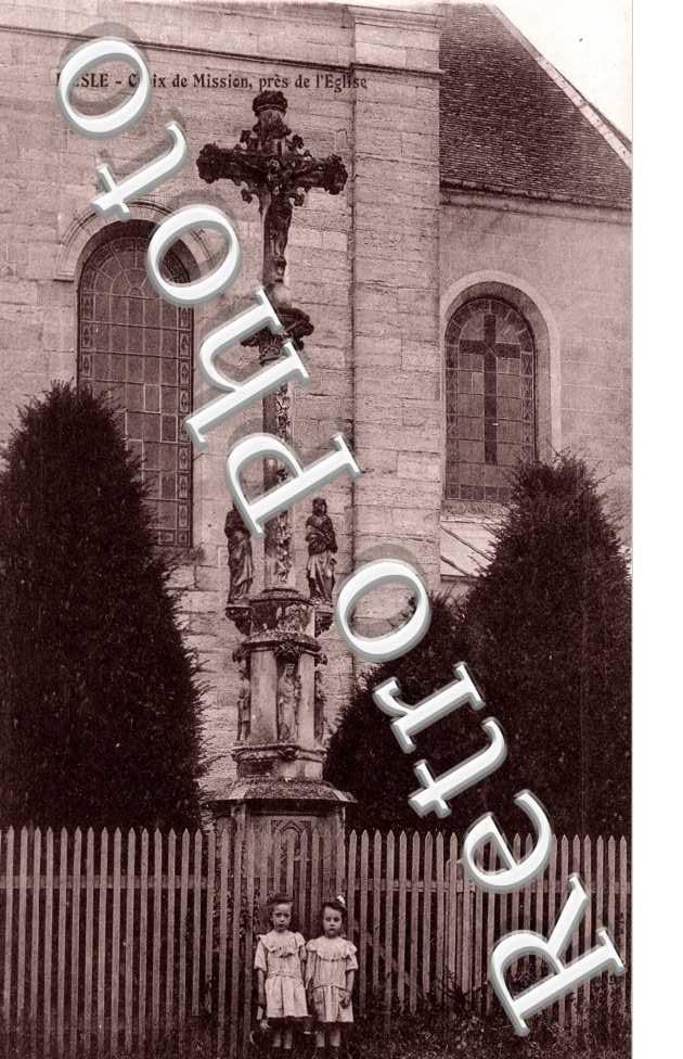 croix de mission, pres de l'eglise