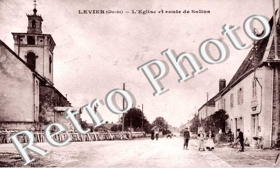 l'Eglise et la Route de Salins
