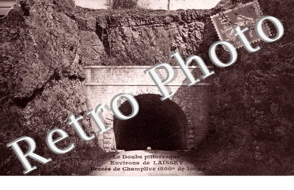 la gare et le momument aux morts