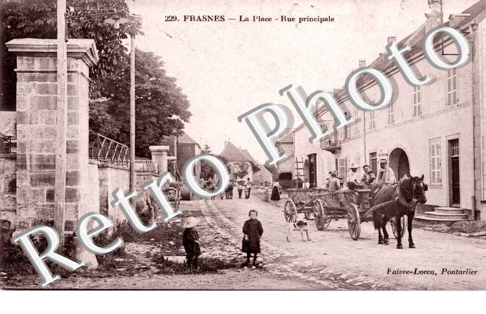 la place, rue principale