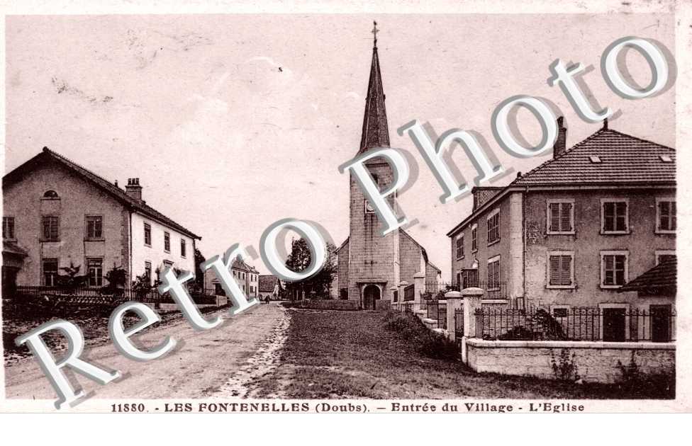 Entree du Village, l'Eglise