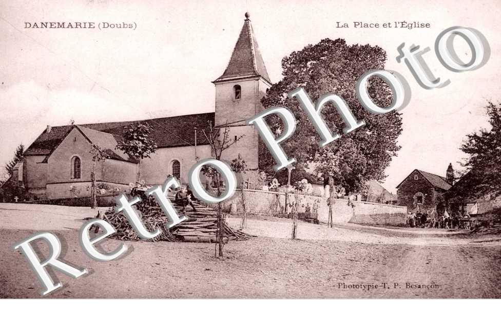 la Place et l'Eglise