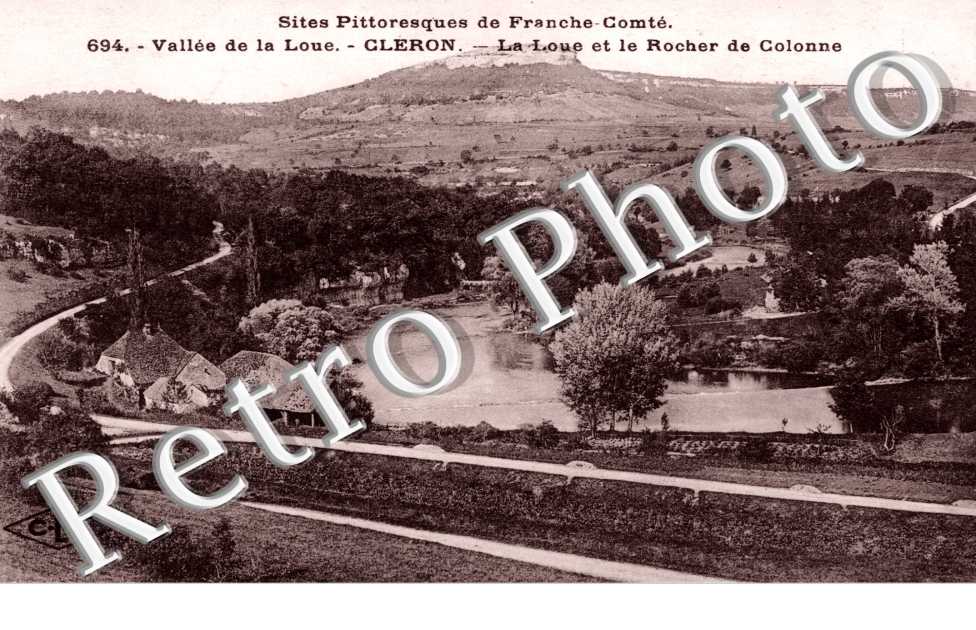 vallee de la Loue et le rocher de Colonne