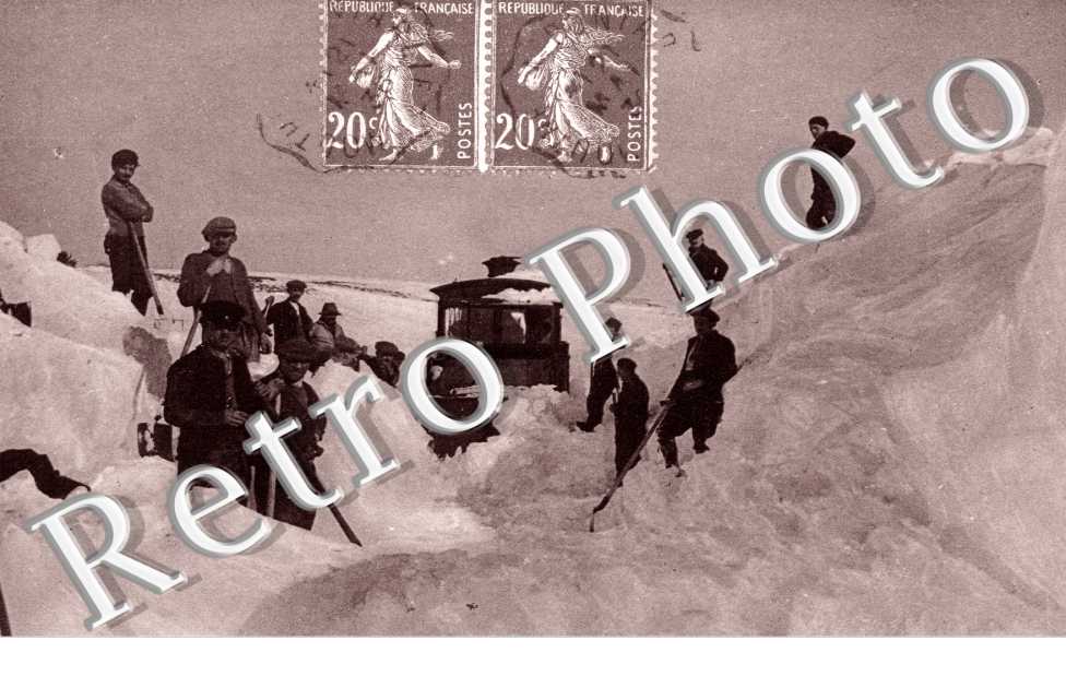 Hiver 1933-1934, Deblaiement d'une tranchee