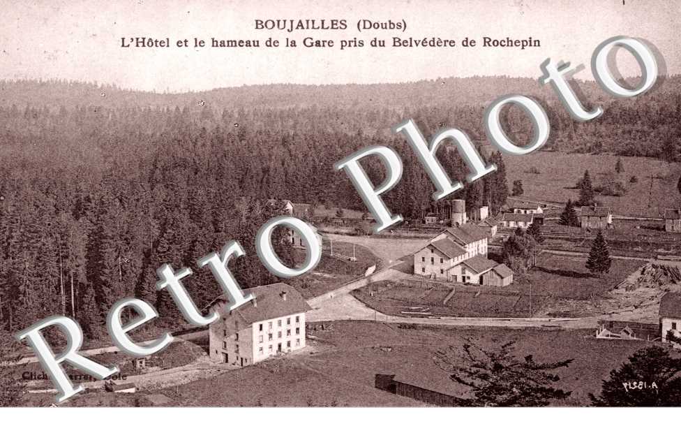 L'Hotel et le Hameau de la Gare pris du Belvedere de Rochepin