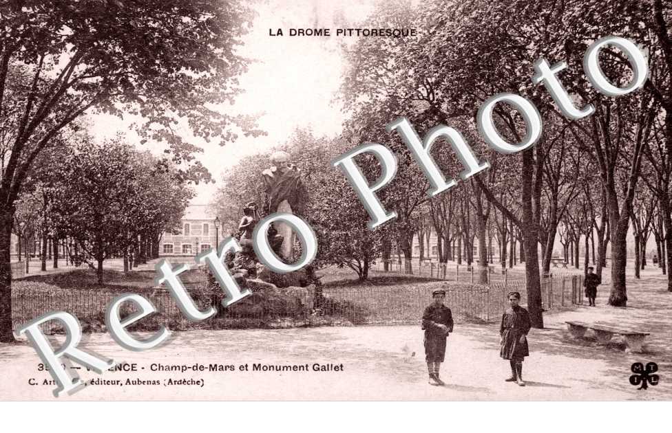 Champ de Mars, Monument Gallet
