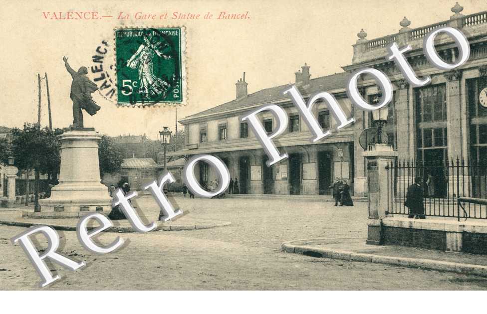 Gare et Statue de Bancel