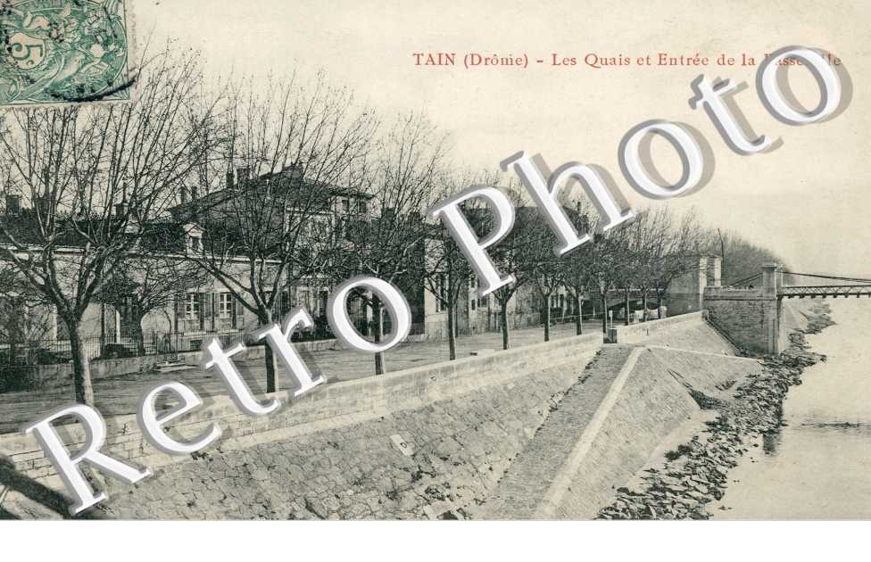 les quais et entree de la passerelle