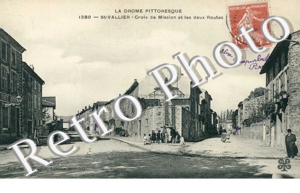 Croix de Mission et les deux routes