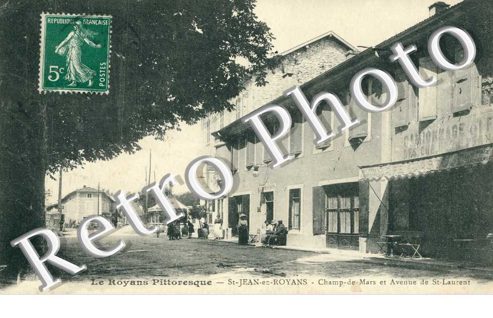  Champ-de-Mars et avenue St-Laurent