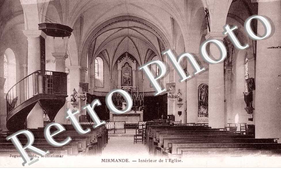 Interieur de l'eglise
