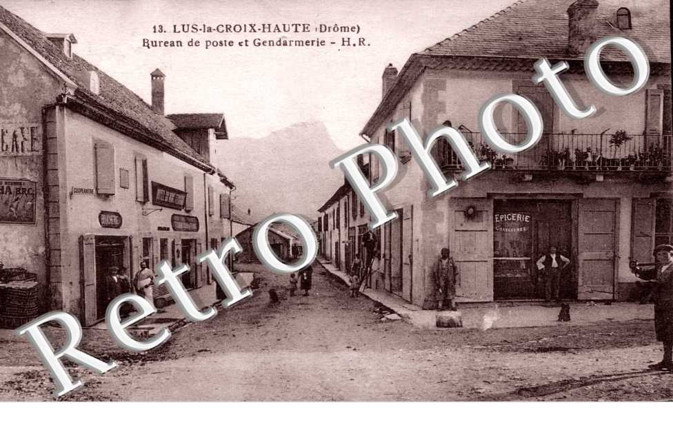 Bureau de poste et gendarmerie