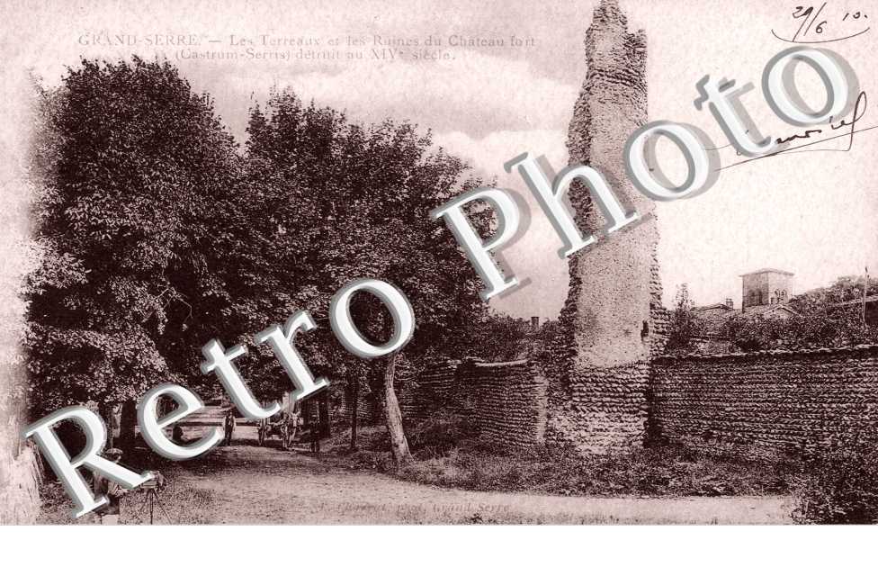 Terreaux et ruines du chateau fort