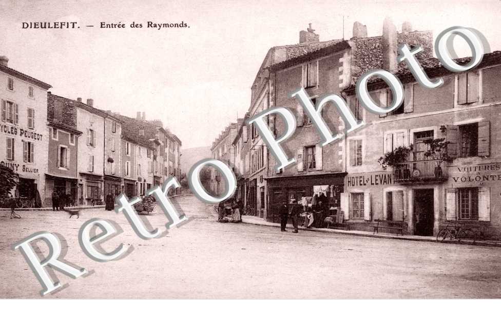 Entree des Raymonds
