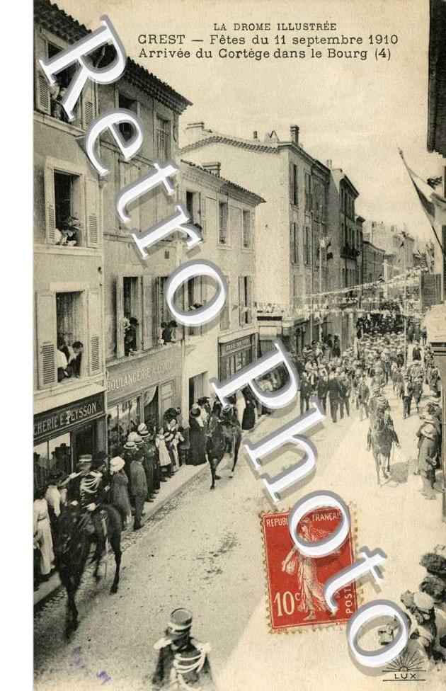 Fetes du 11 septembre 1910 - arrivee du cortege dans le bourg