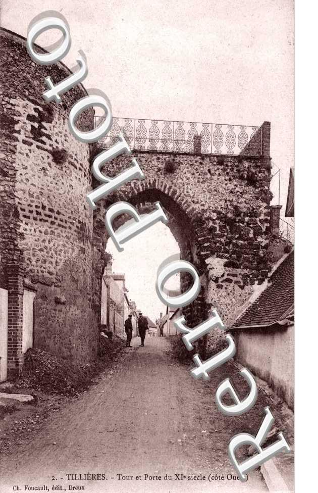 tour et porte du XIe siecle