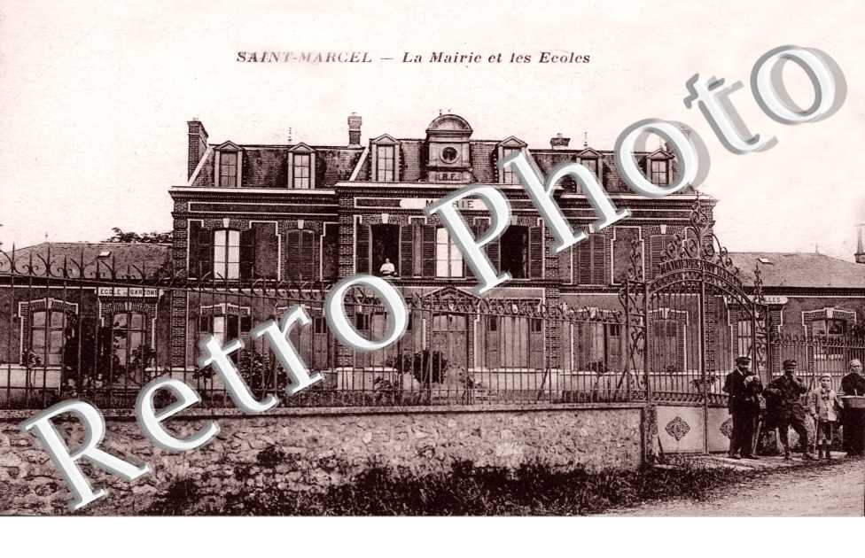 La mairie et les ecoles