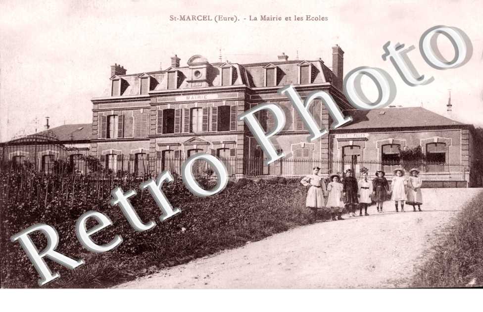 La mairie et les ecoles