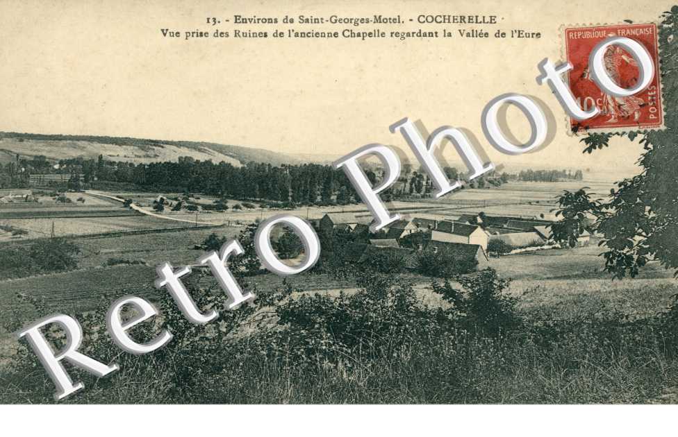 Vue prise des ruines  de l'ancienne chapelle regardant la vallee de l'Eure