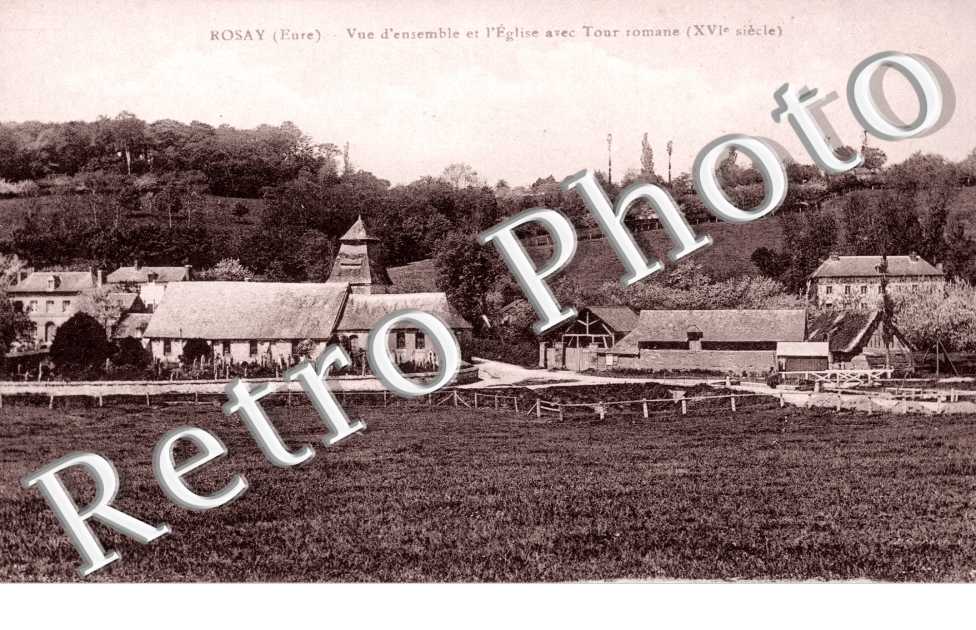 Vue d'ensemble et l'eglise avec tour romane