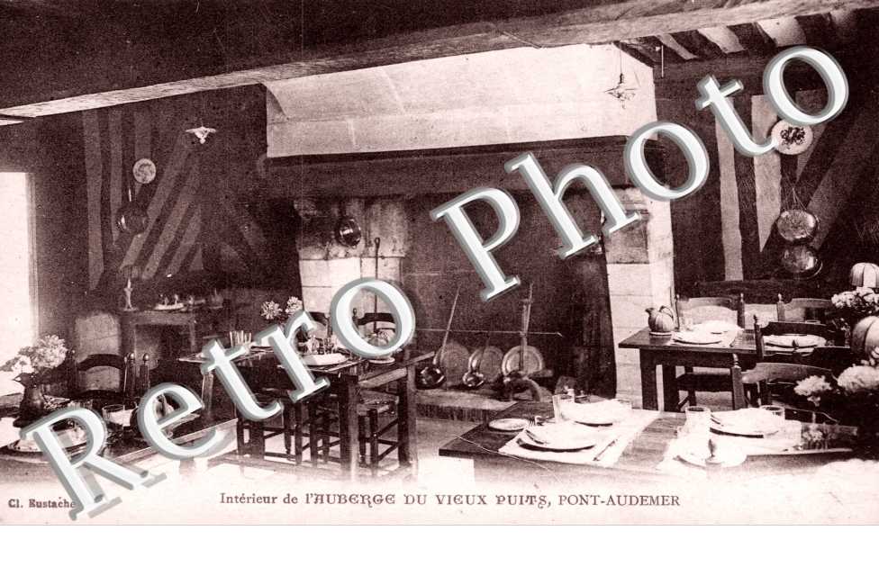 Auberge du Vieux Ponts, Interieur d'une salle a manger