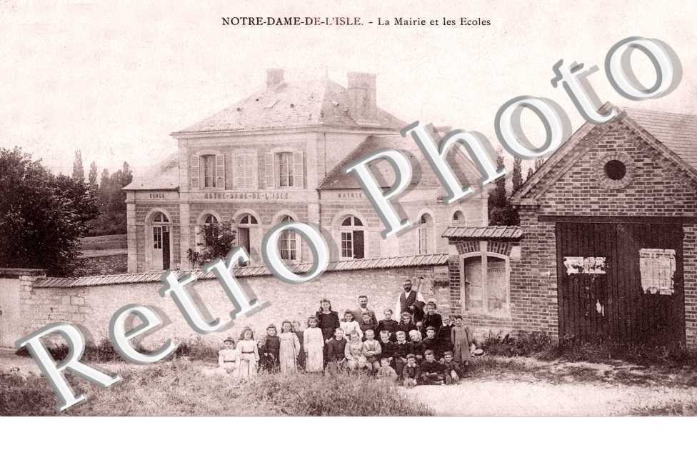 Mairie et ecoles - Notre-Dame de L'Isle