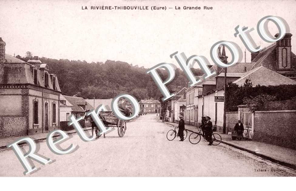 LA RIVIERE THIBOUVILLE - La grande rue