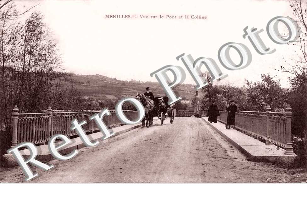 Vue sur le pont et la colline