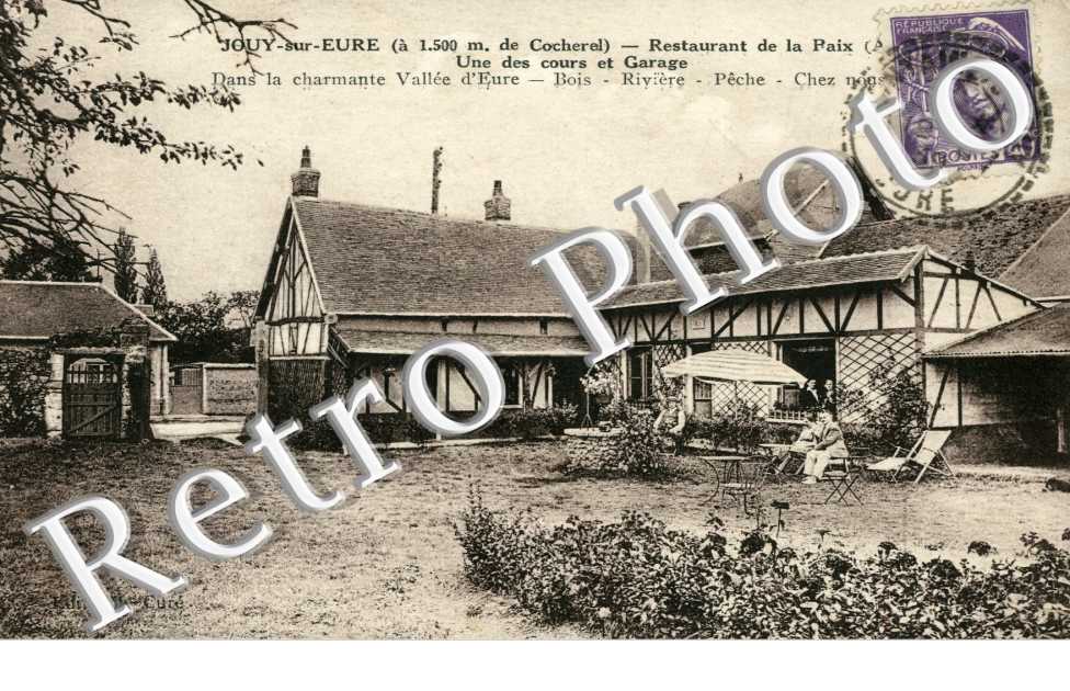 restaurant de la paix - une des cours et garage