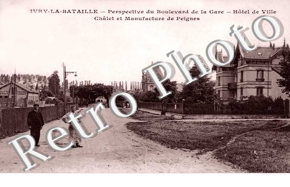 perspective du boulevard de la Gare, hotel de ville, chateau et manufacture de peignes