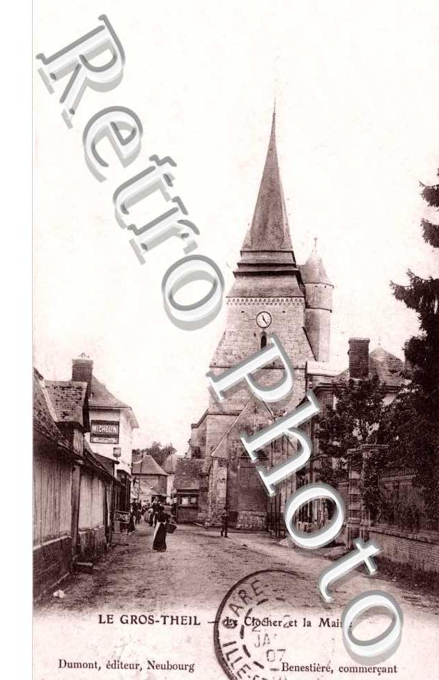 Le clocher et la mairie