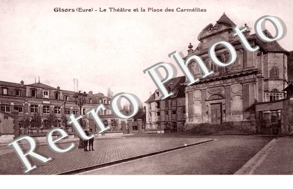 le theatre et la place des carmelites