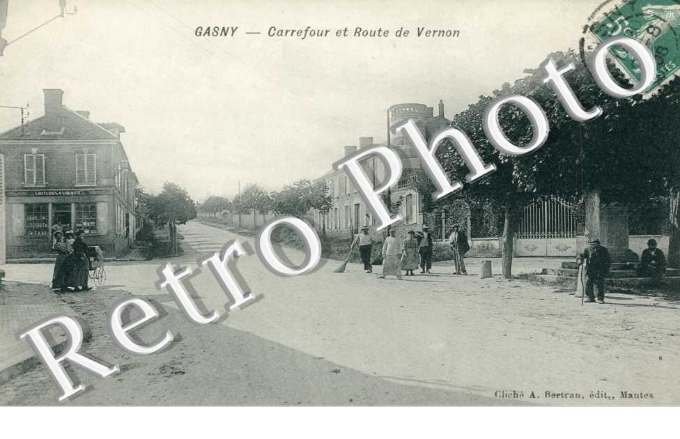 Carrefour et route de Vernon