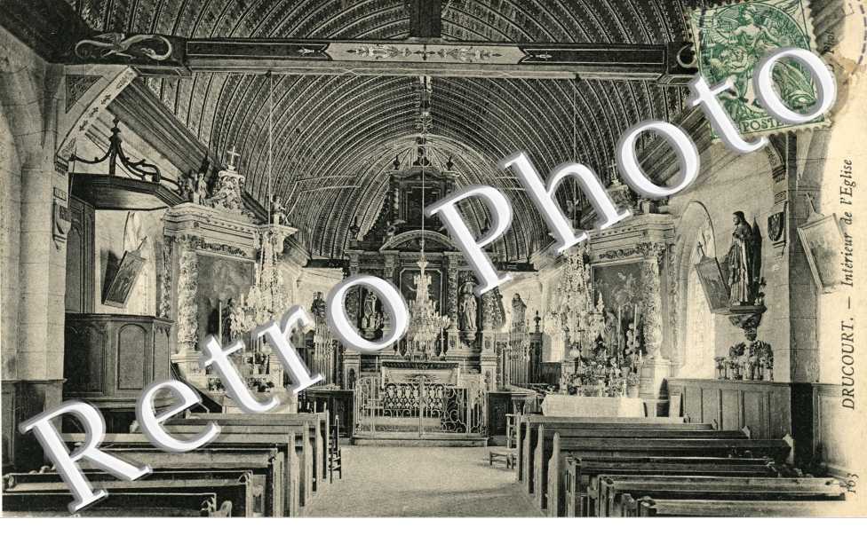 Interieur de l'eglise