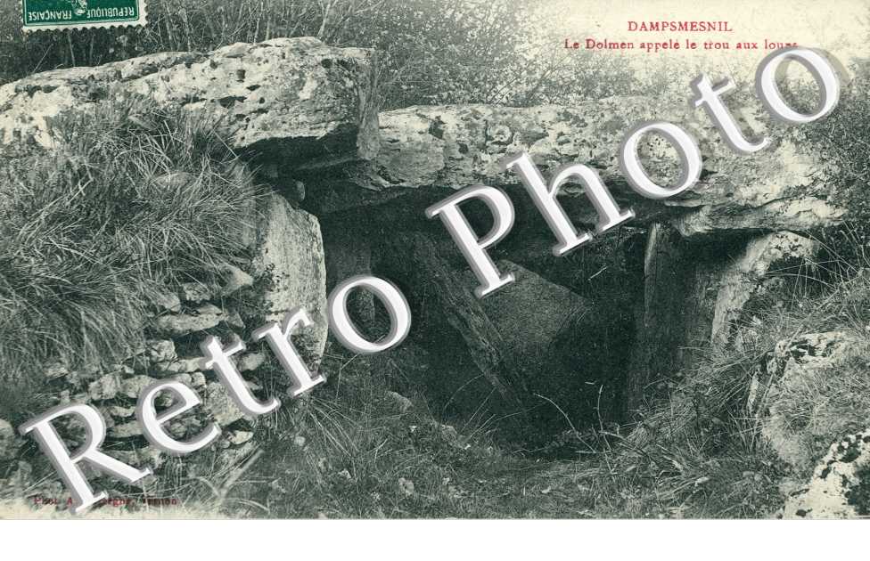 Le dolmen appele le trou aux loups