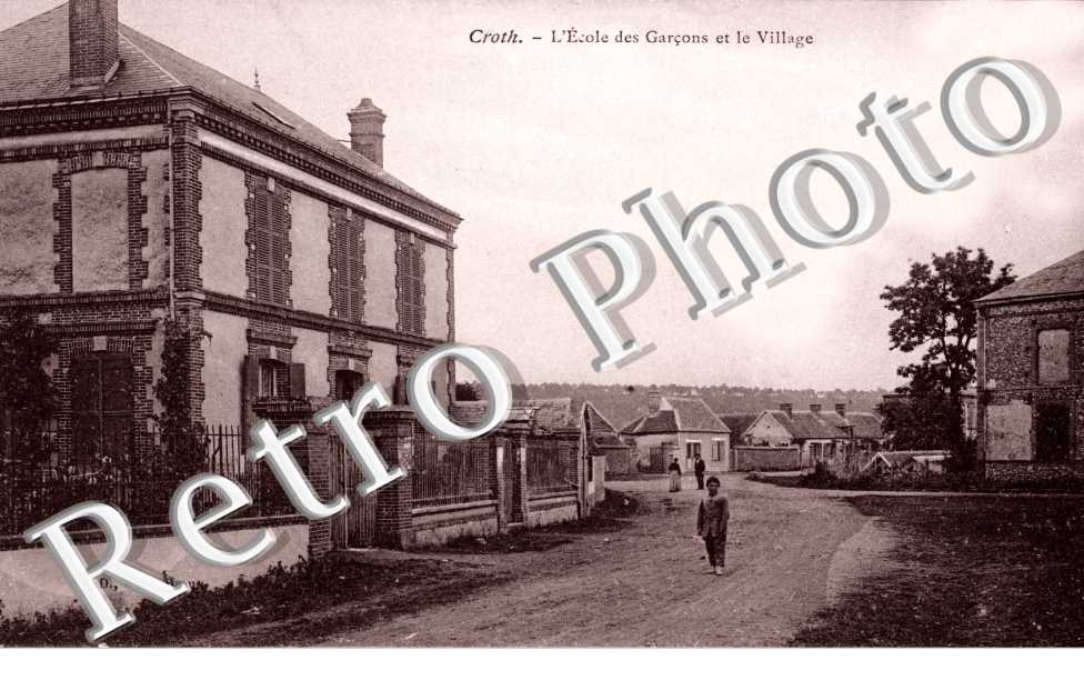 Ecole des garcons et le village