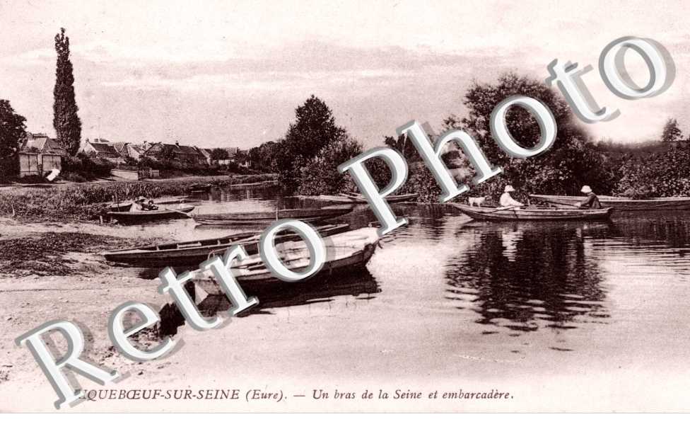 Un bras de la Seine et embarcadere